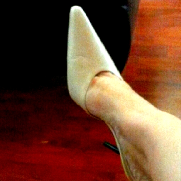 Two Lips Tavia-II Bone Stiletto Mules 8M - Picture 4 of 4